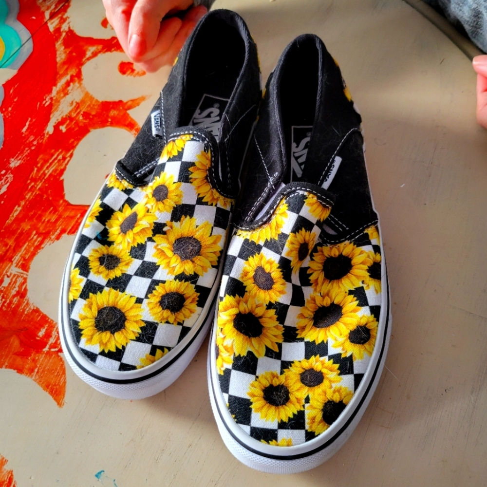 BN Never worn women's Vans Sunflower
